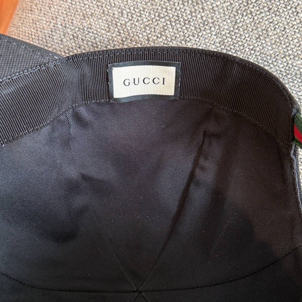 Authentic Gucci Black Cap with Green and Red Stripe - Picture 7 of 10